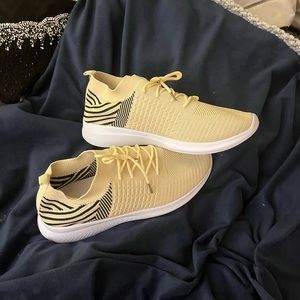 COPY - NWOT tan sneakers